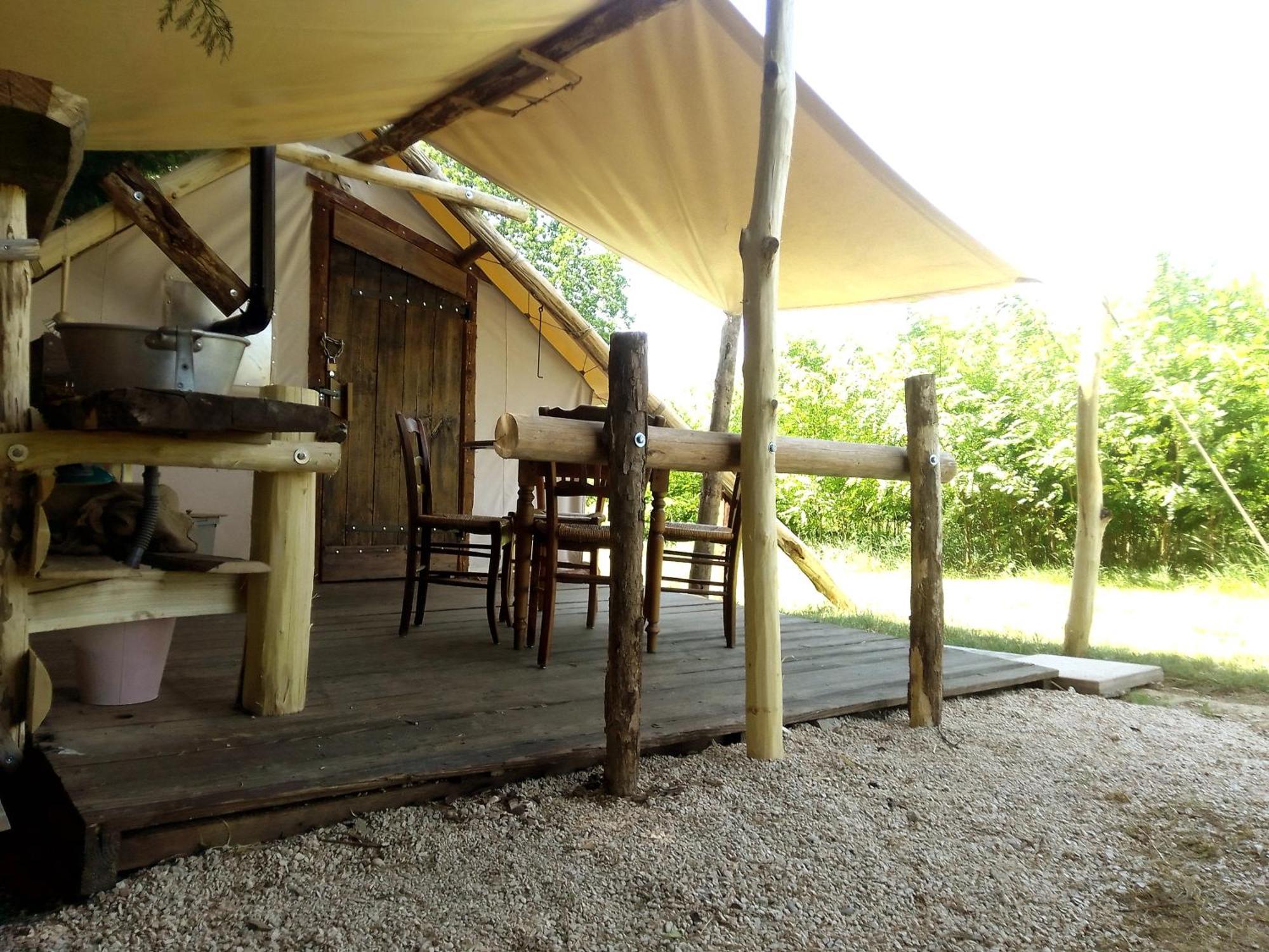 Tente Trappeur Ada, Au Jardin De La Vouivre Saint-Vincent-en-Bresse Ngoại thất bức ảnh